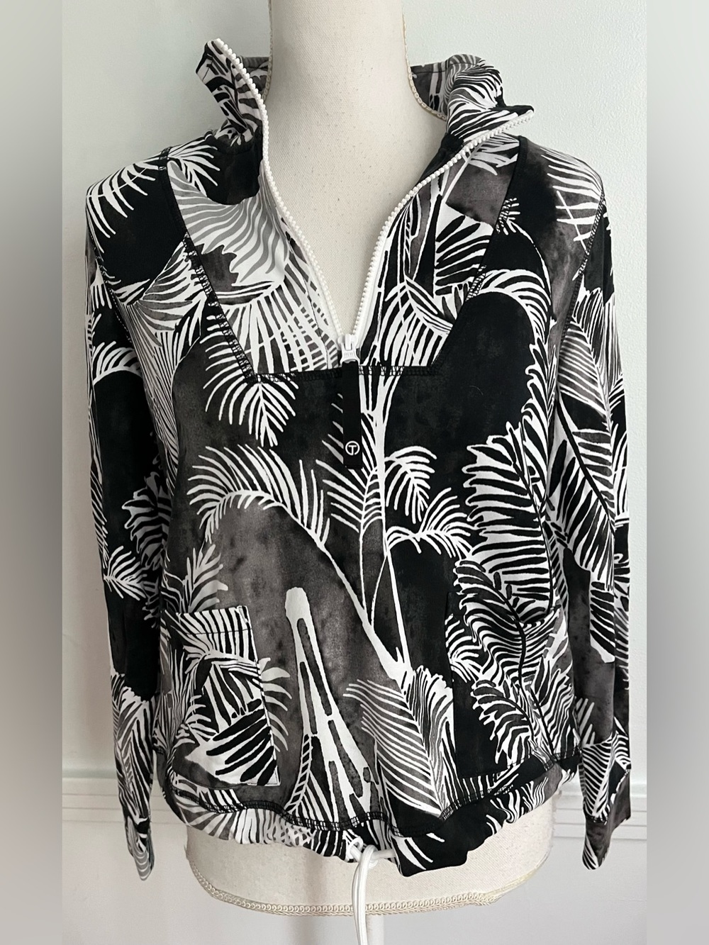 Talbots • NWT Black & White Palm Print Zip-Up Hoodie